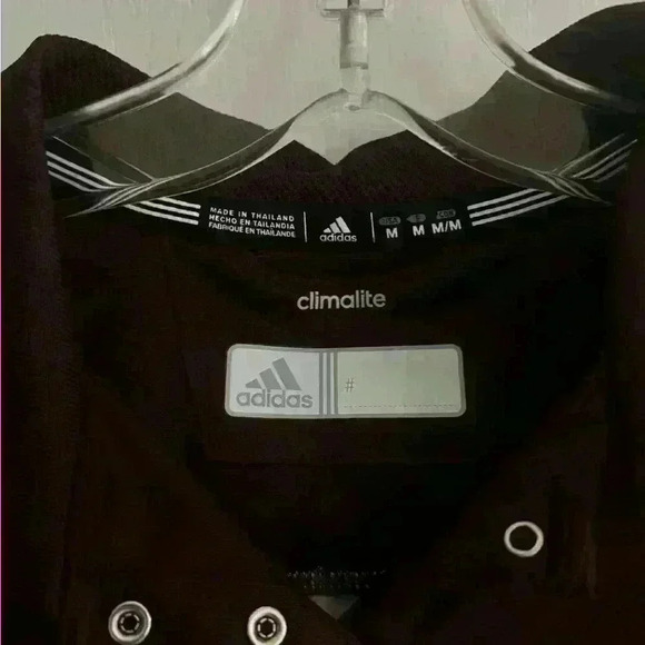 Adidas athletic sports t-shirt maroon in size medium perfect condition - Picture 3 of 4